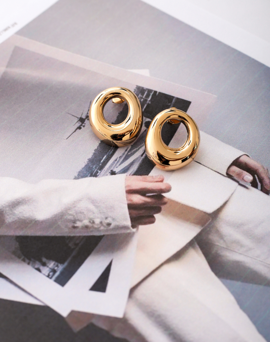 Chunky Oval Earring in Gold