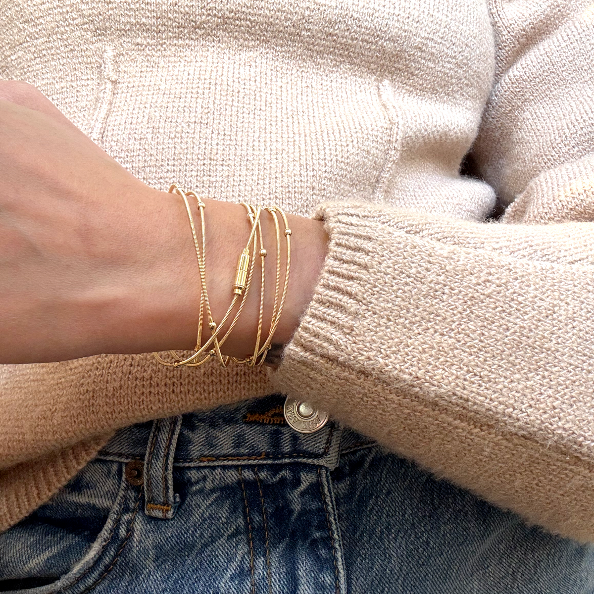Guitar String Bobble Bracelet with Magnet Clasp in Gold