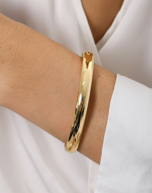 Chunky Bangle in Gold